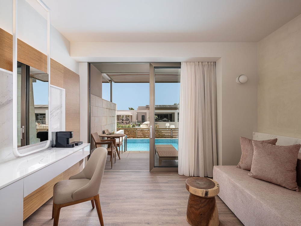 Avra Imperial Hotel — Rooms in Platanias