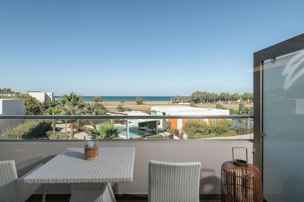 Avra Imperial Hotel — Restaurant in Platanias