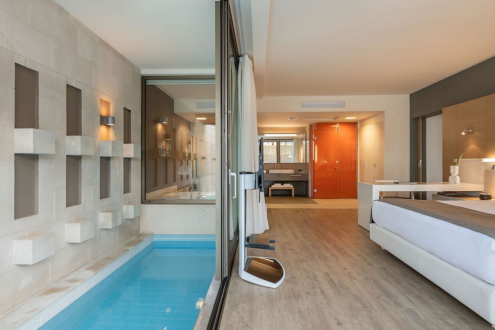 Avra Imperial Hotel — Rooms in Platanias