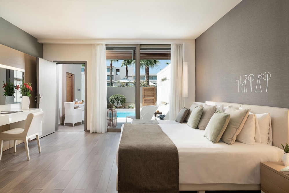 Avra Imperial Hotel — Rooms in Platanias