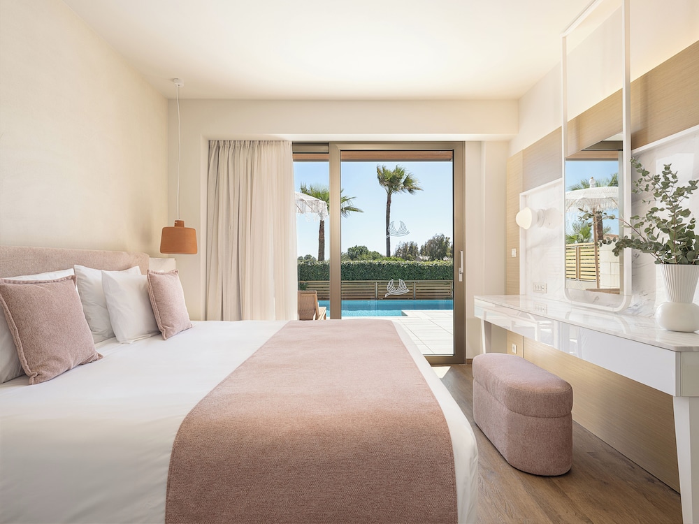 Avra Imperial Hotel — Rooms in Platanias