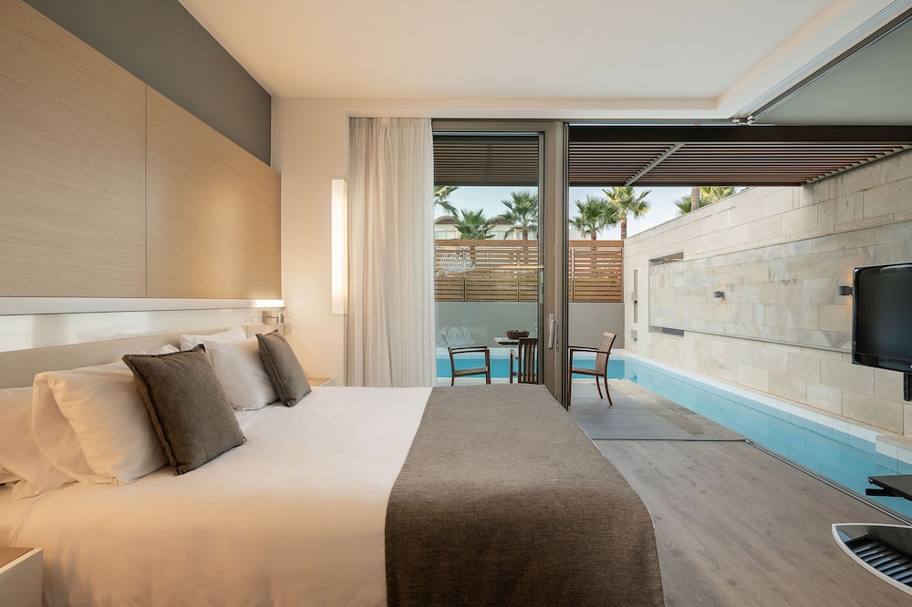 Avra Imperial Hotel — Rooms in Platanias