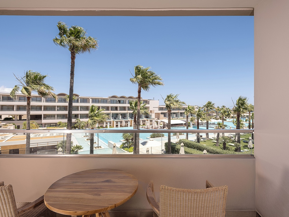 Avra Imperial Hotel — Rooms in Platanias
