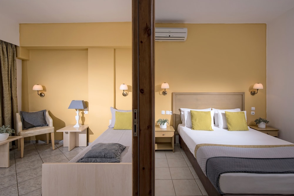 Blue Bay Resort Hotel — Hotel rooms in Lygaria