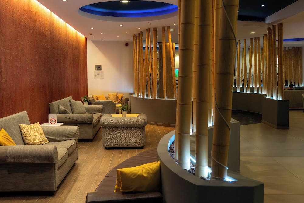 Blue Bay Resort Hotel — Restaurant & bars in Lygaria