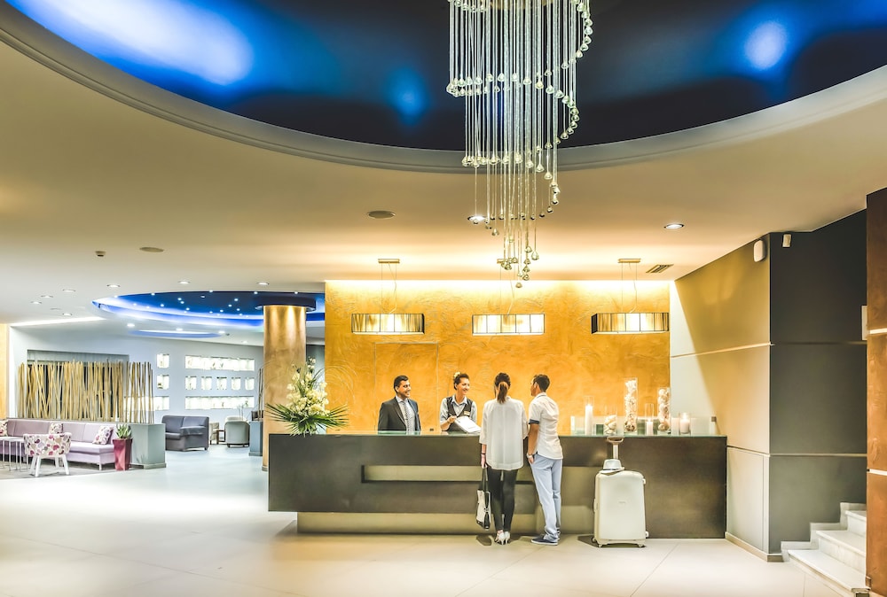Blue Bay Resort Hotel — Hotel building in Lygaria