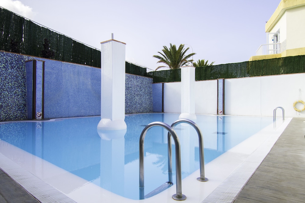 Checkin Bungalows Atlantida — Swimming pool in Los Cristianos, Canary Islands