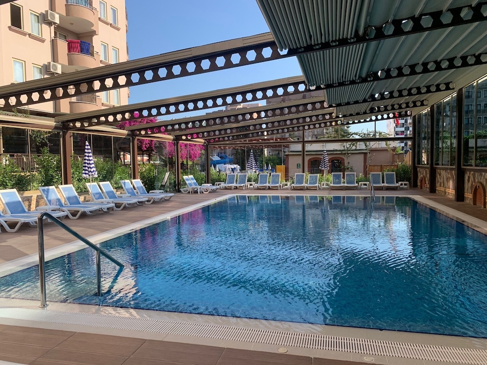 Club Sidar — Swimming pool in Alanya