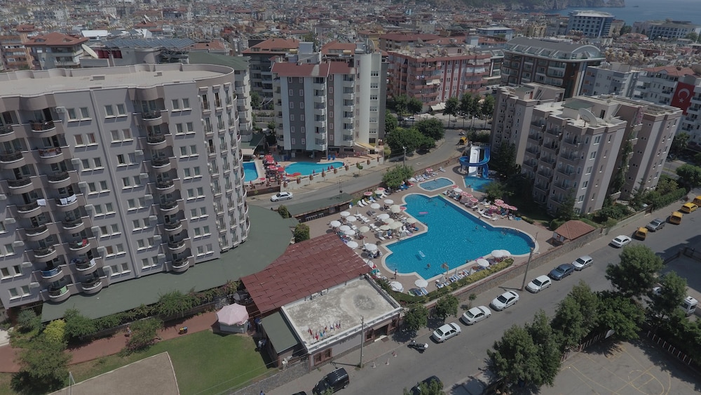 Club Sidar — Swimming pool in Alanya