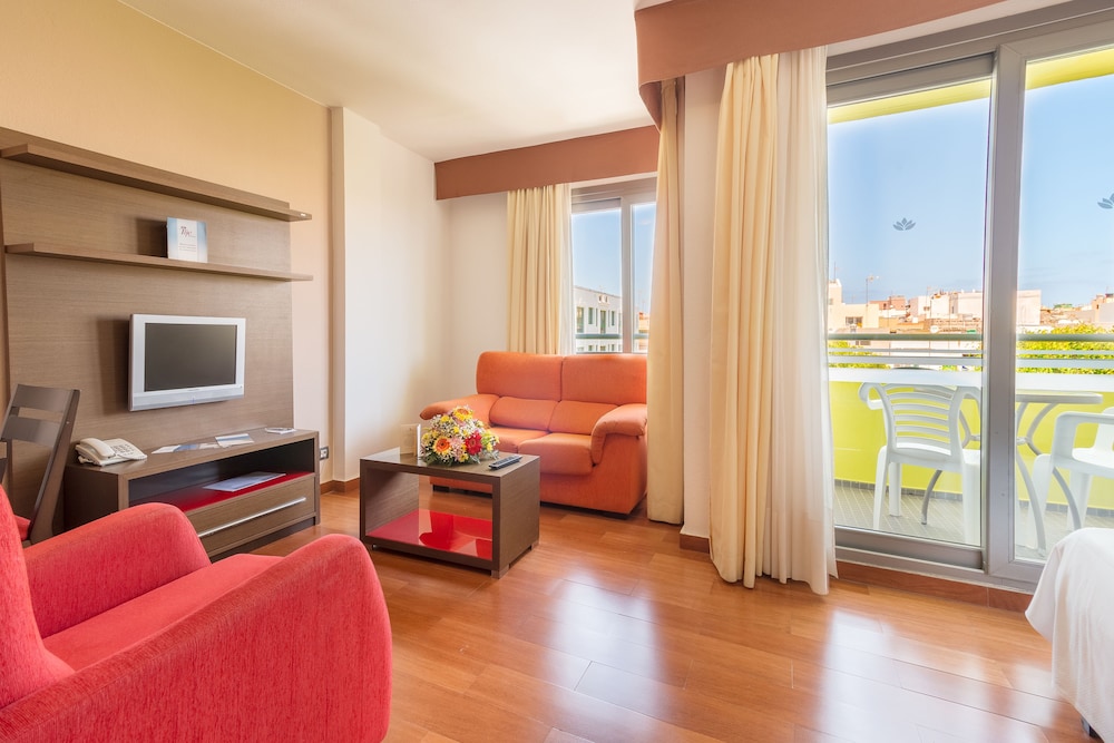 Hotel LIVVO Corralejo Beach — Hotel rooms in Corralejo, Canary Islands