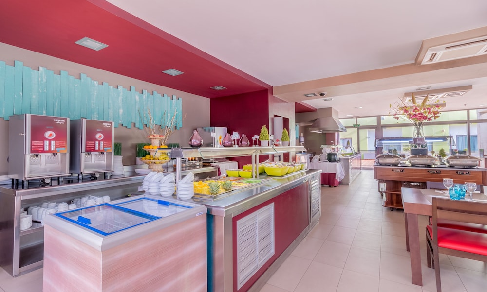 Hotel LIVVO Corralejo Beach — Restaurant & bars in Corralejo, Canary Islands