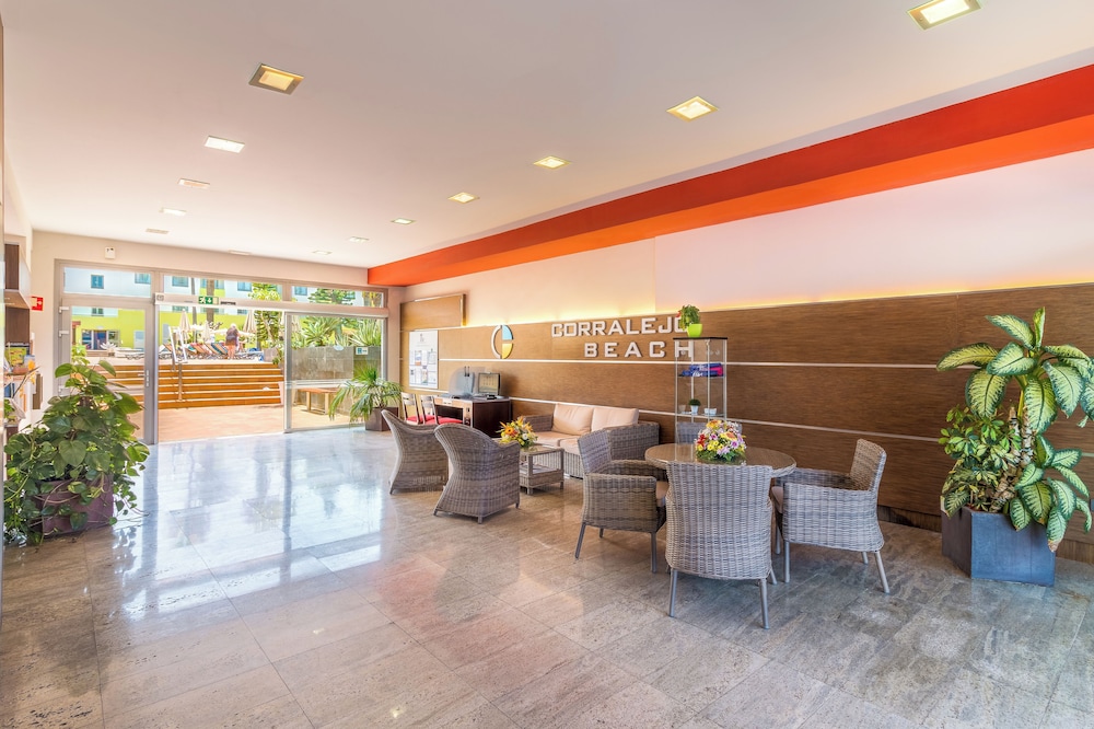 Hotel LIVVO Corralejo Beach — Hotel building in Corralejo, Canary Islands