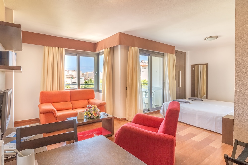 Hotel LIVVO Corralejo Beach — Hotel rooms in Corralejo, Canary Islands