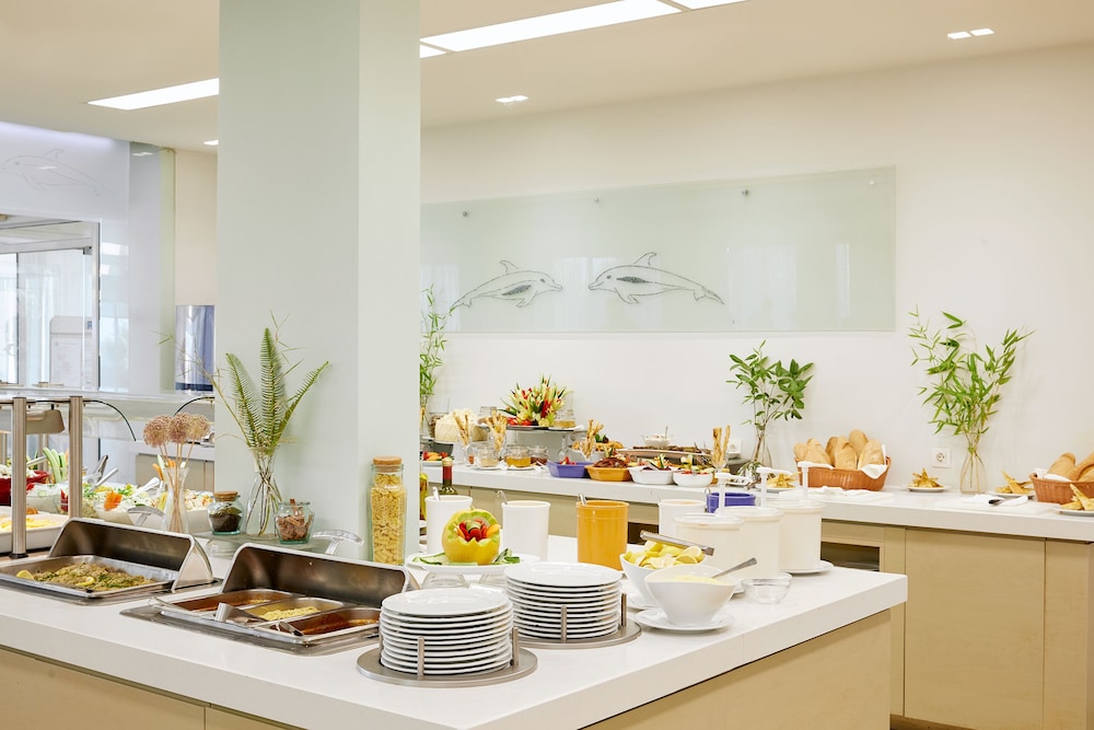 Delfinia Hotel — Restaurant & bars in Moraitika, Ionian Islands