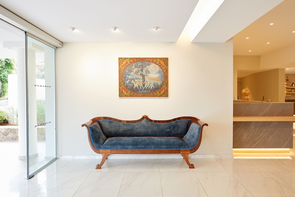 Delfinia Hotel — Hotel building in Moraitika, Ionian Islands