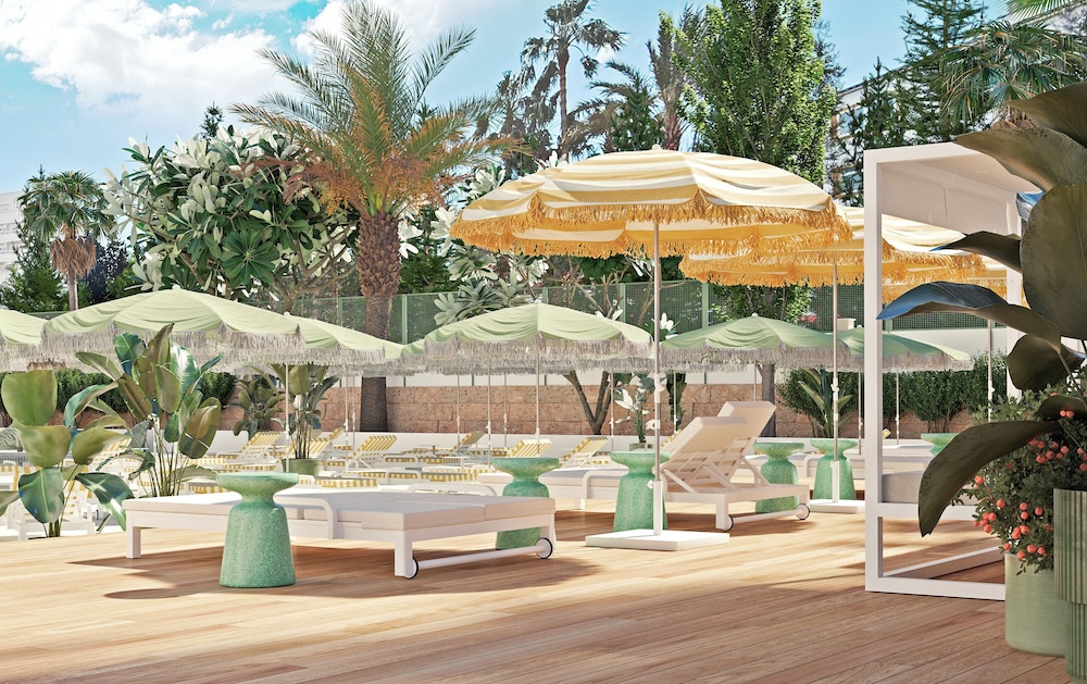 TANGERINE by HONNE Hotels — Swimming pool in Magaluf, Balearic Islands