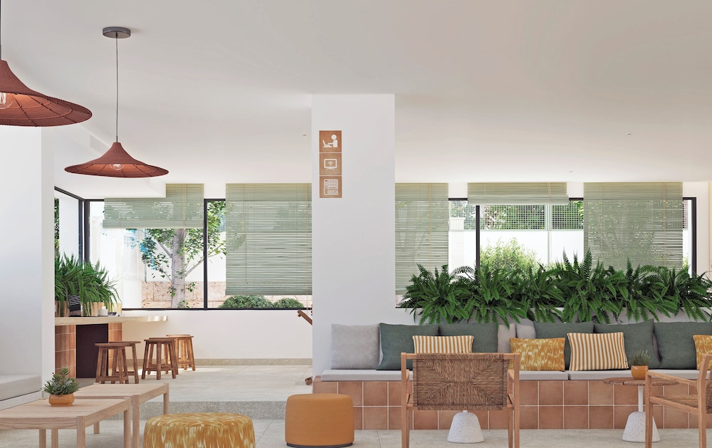 TANGERINE by HONNE Hotels — Hotel building in Magaluf, Balearic Islands
