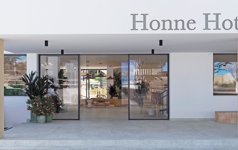 TANGERINE by HONNE Hotels — Hotel building in Magaluf, Balearic Islands