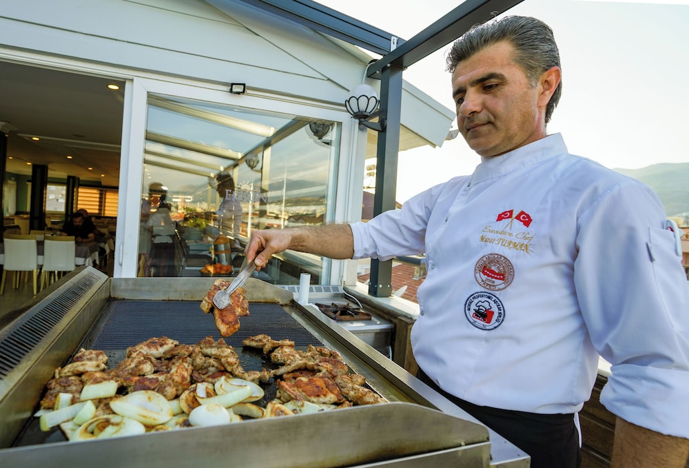 Ergun Hotel — Restaurant & bars in Alanya