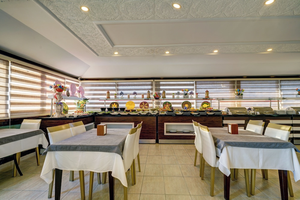 Ergun Hotel — Restaurant & bars in Alanya