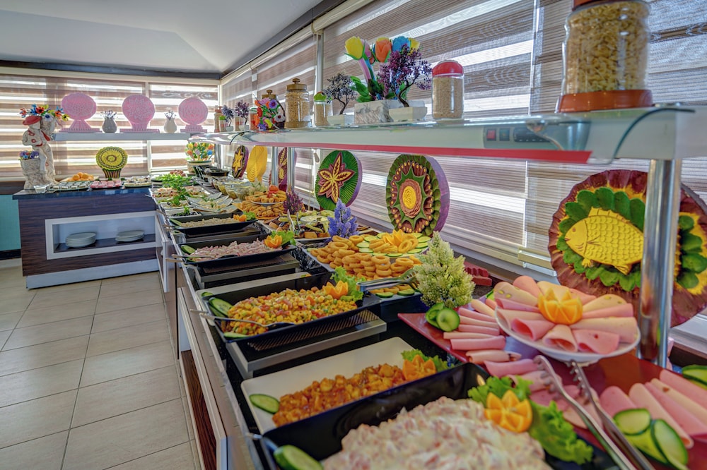 Ergun Hotel — Restaurant & bars in Alanya