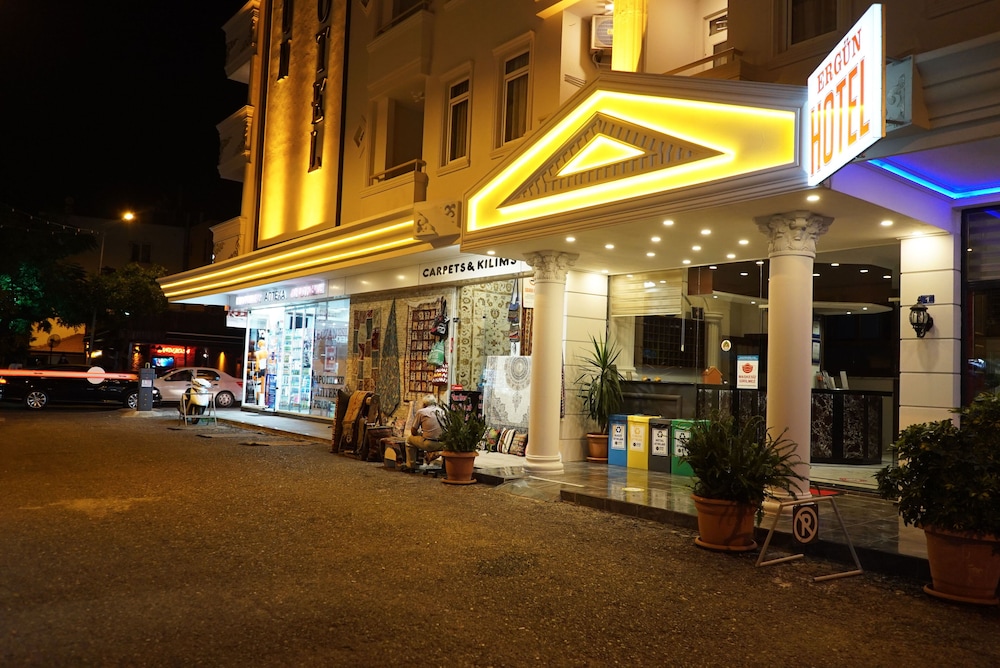Ergun Hotel — Hotel building in Alanya