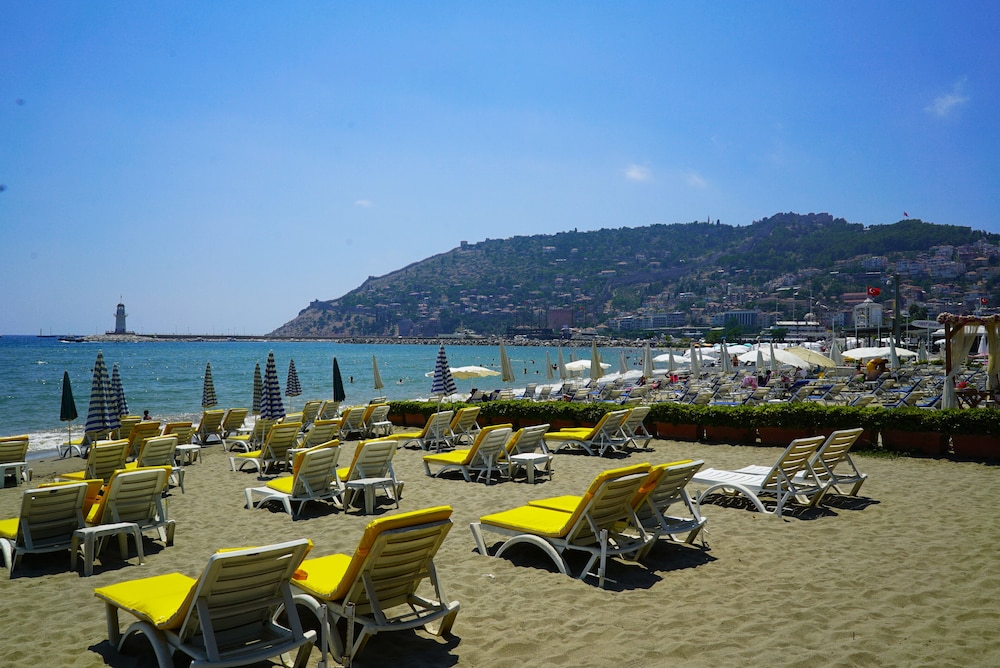 Ergun Hotel — Beach in Alanya