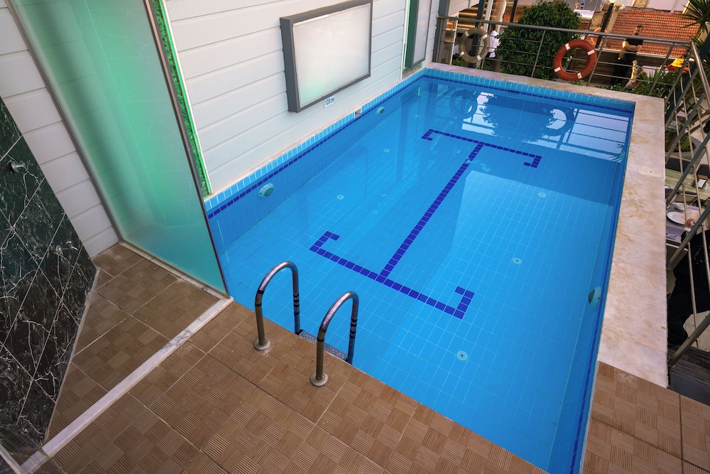Ergun Hotel — Swimming pool in Alanya