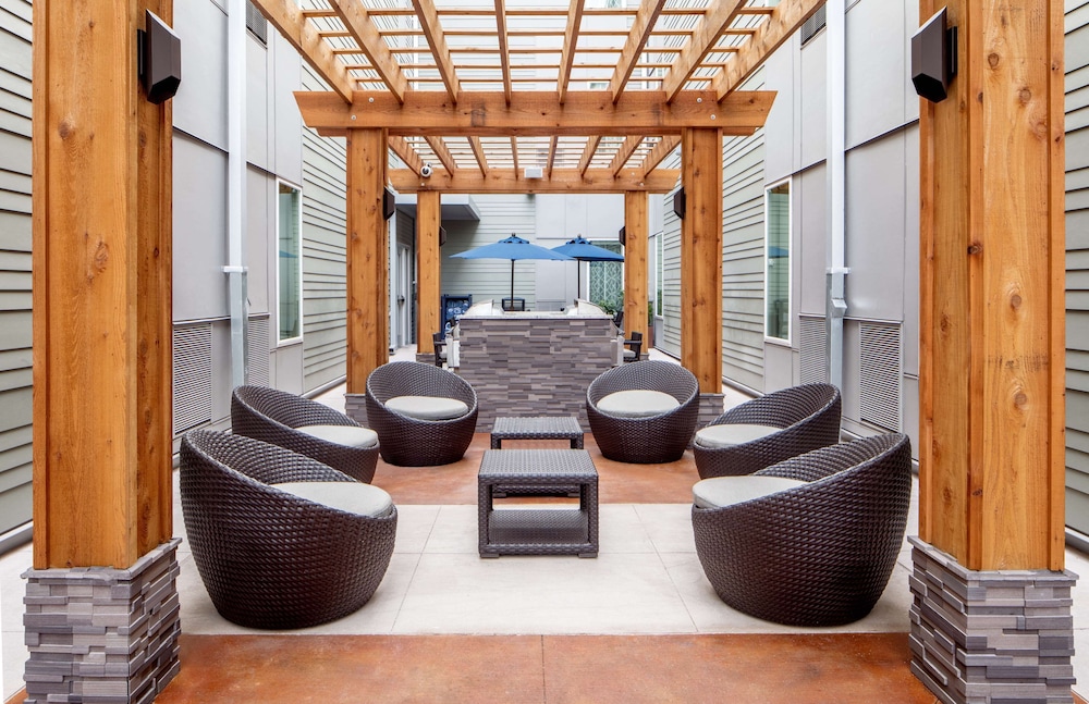 Homewood Suites by Hilton New Orleans French Quarter — Restaurant & bars in New Orleans, Louisiana