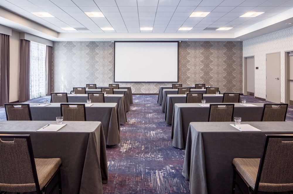 Homewood Suites by Hilton New Orleans French Quarter — Hotel building in New Orleans, Louisiana