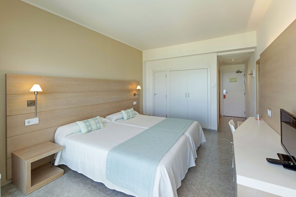 Hotel HSM Golden Playa — Hotel rooms in Playa de Palma, Balearic Islands
