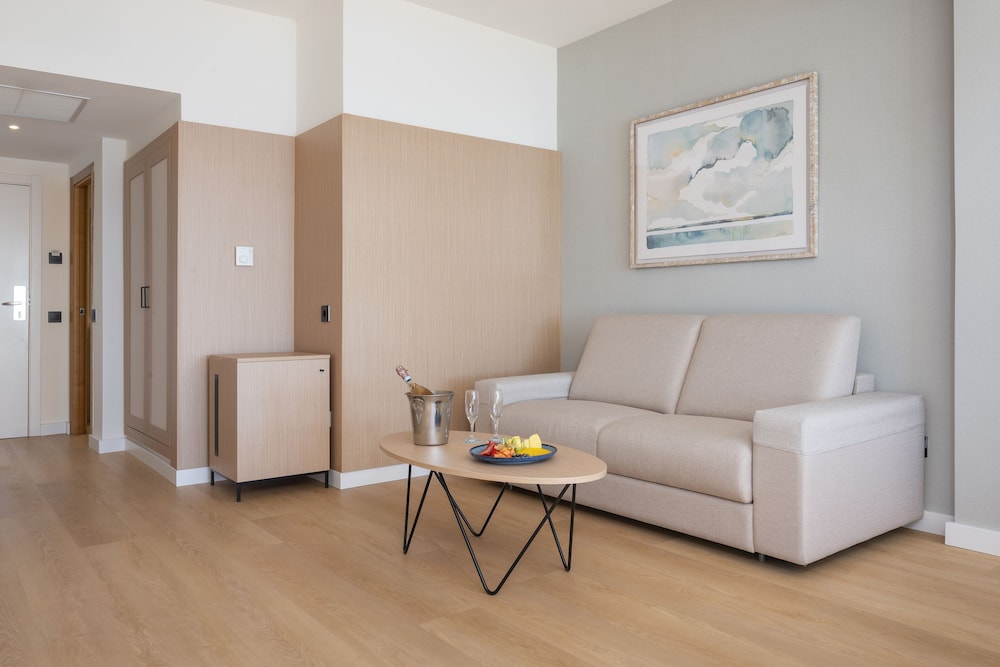 Hotel HSM Golden Playa — Hotel rooms in Playa de Palma, Balearic Islands