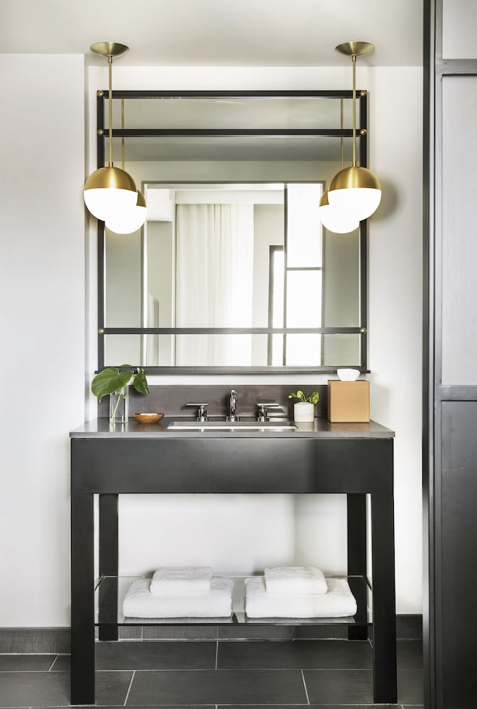 Kimpton Everly Hotel Hollywood by IHG — Hotel rooms in Los Angeles, California