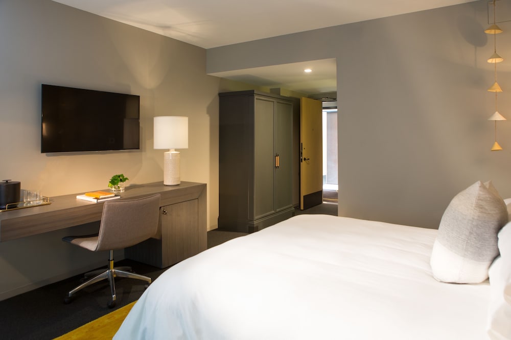 Kimpton Everly Hotel Hollywood by IHG — Hotel rooms in Los Angeles, California