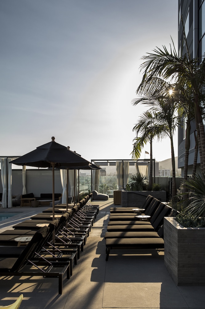 Kimpton Everly Hotel Hollywood by IHG — Swimming pool in Los Angeles, California