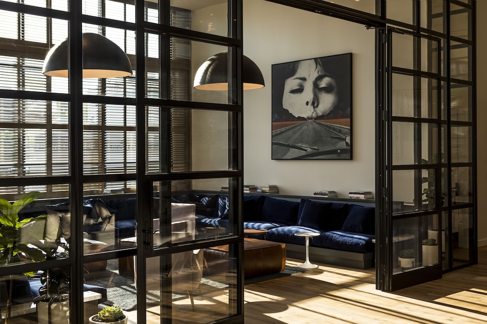 Kimpton Everly Hotel Hollywood by IHG — Hotel rooms in Los Angeles, California