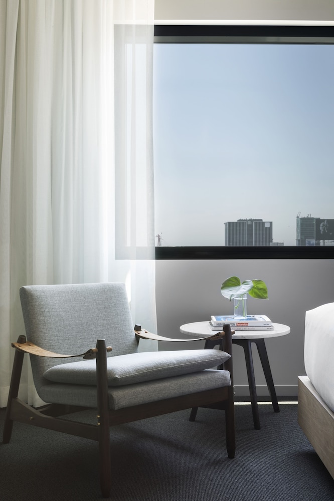 Kimpton Everly Hotel Hollywood by IHG — Hotel rooms in Los Angeles, California