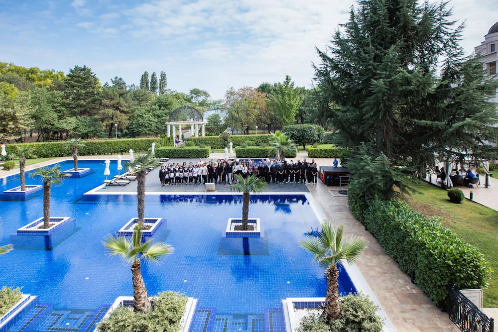Primoretz Grand Hotel & SPA — Swimming pool in Bourgas, Burgas Region