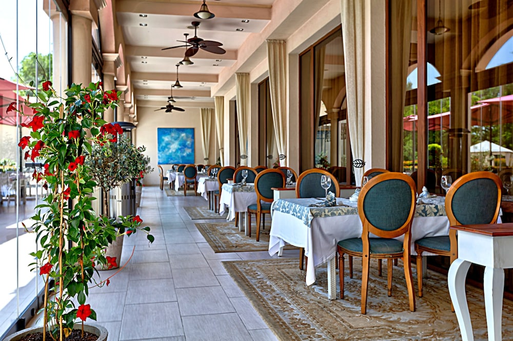 Primoretz Grand Hotel & SPA — Restaurant & bars in Bourgas, Burgas Region