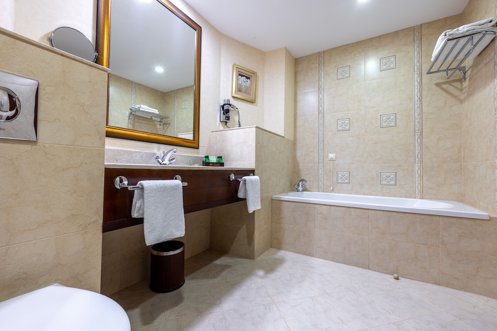 Primoretz Grand Hotel & SPA — Hotel rooms in Bourgas, Burgas Region