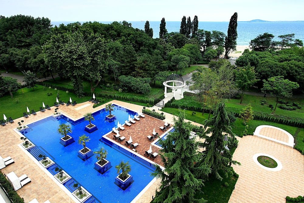 Primoretz Grand Hotel & SPA — Swimming pool in Bourgas, Burgas Region