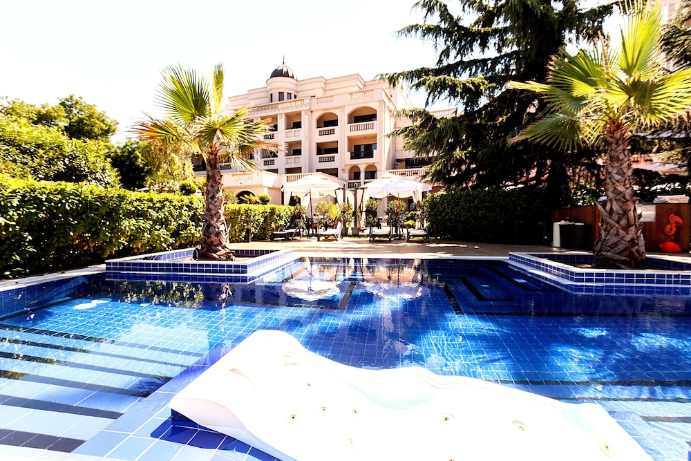 Primoretz Grand Hotel & SPA — Swimming pool in Bourgas, Burgas Region