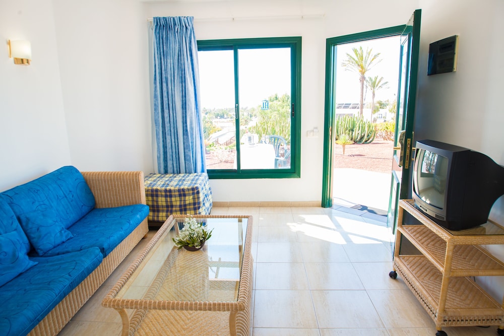 HL Club Playa Blanca Hotel — Hotel rooms in Playa Blanca, Canary Islands