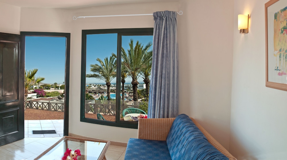 HL Club Playa Blanca Hotel — Hotel rooms in Playa Blanca, Canary Islands