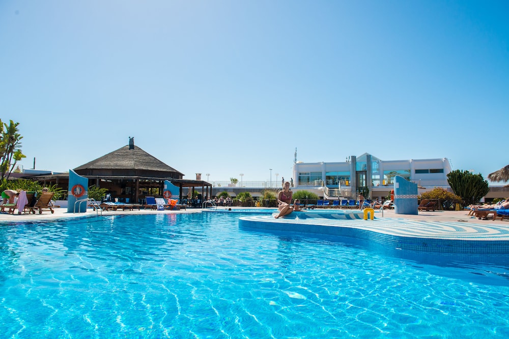 HL Club Playa Blanca Hotel — Main photo in Playa Blanca, Canary Islands