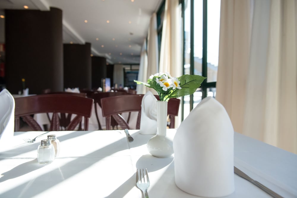 HL Club Playa Blanca Hotel — Restaurant & bars in Playa Blanca, Canary Islands