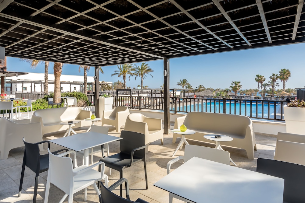 Barceló Cabo de Gata — Restaurant & bars in Almeria, Andalusia