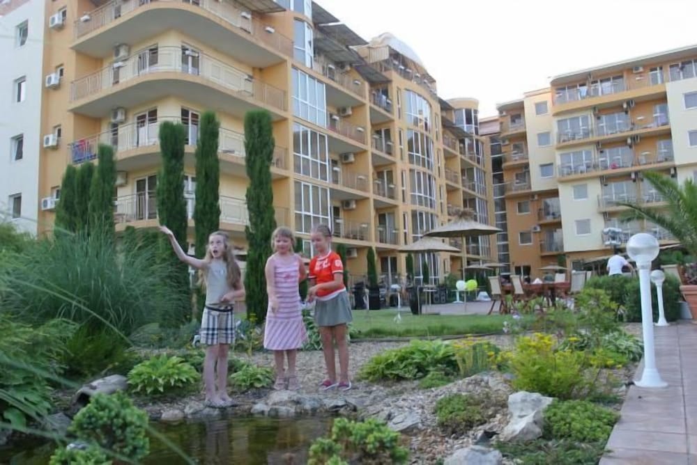 Joya Park Complex — Hotel building in Golden Sands, Varna Region
