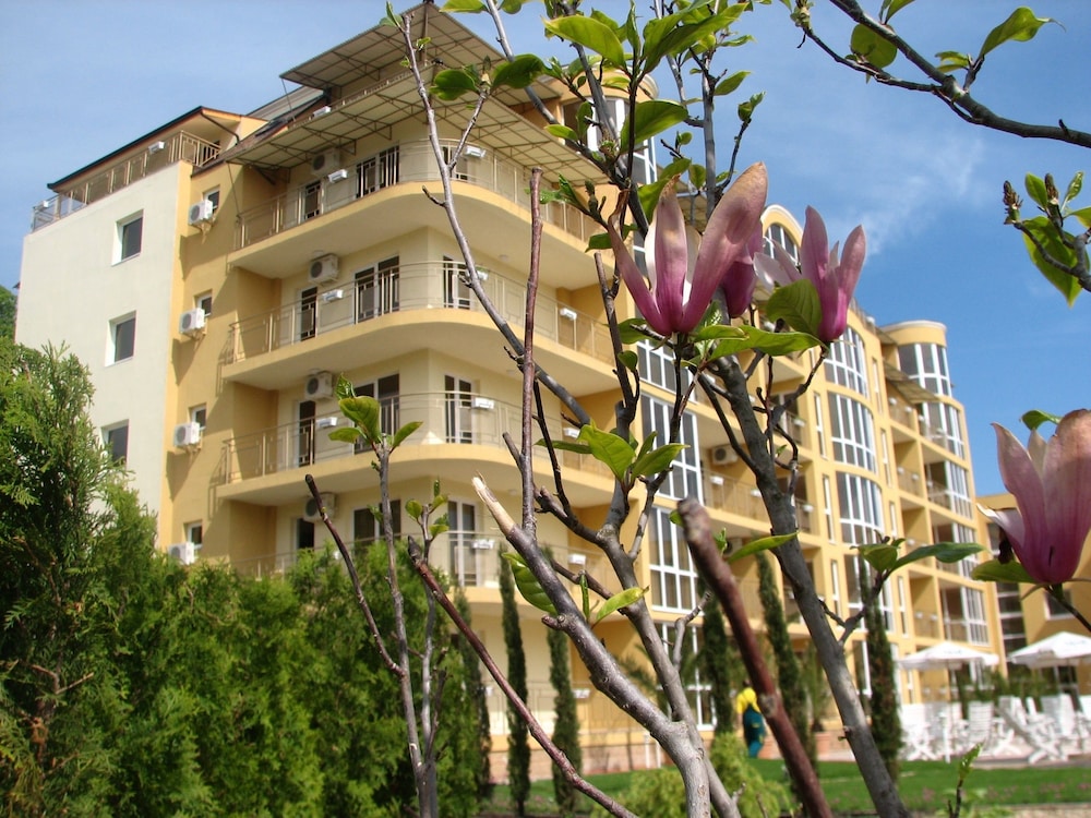 Joya Park Complex — Hotel building in Golden Sands, Varna Region