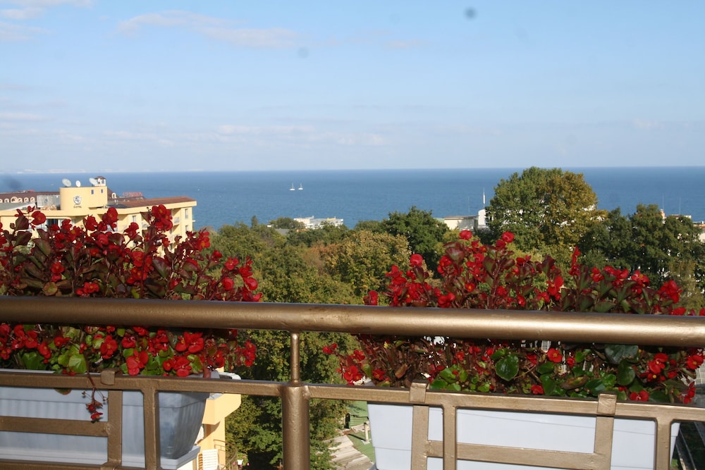 Joya Park Complex — Hotel rooms in Golden Sands, Varna Region